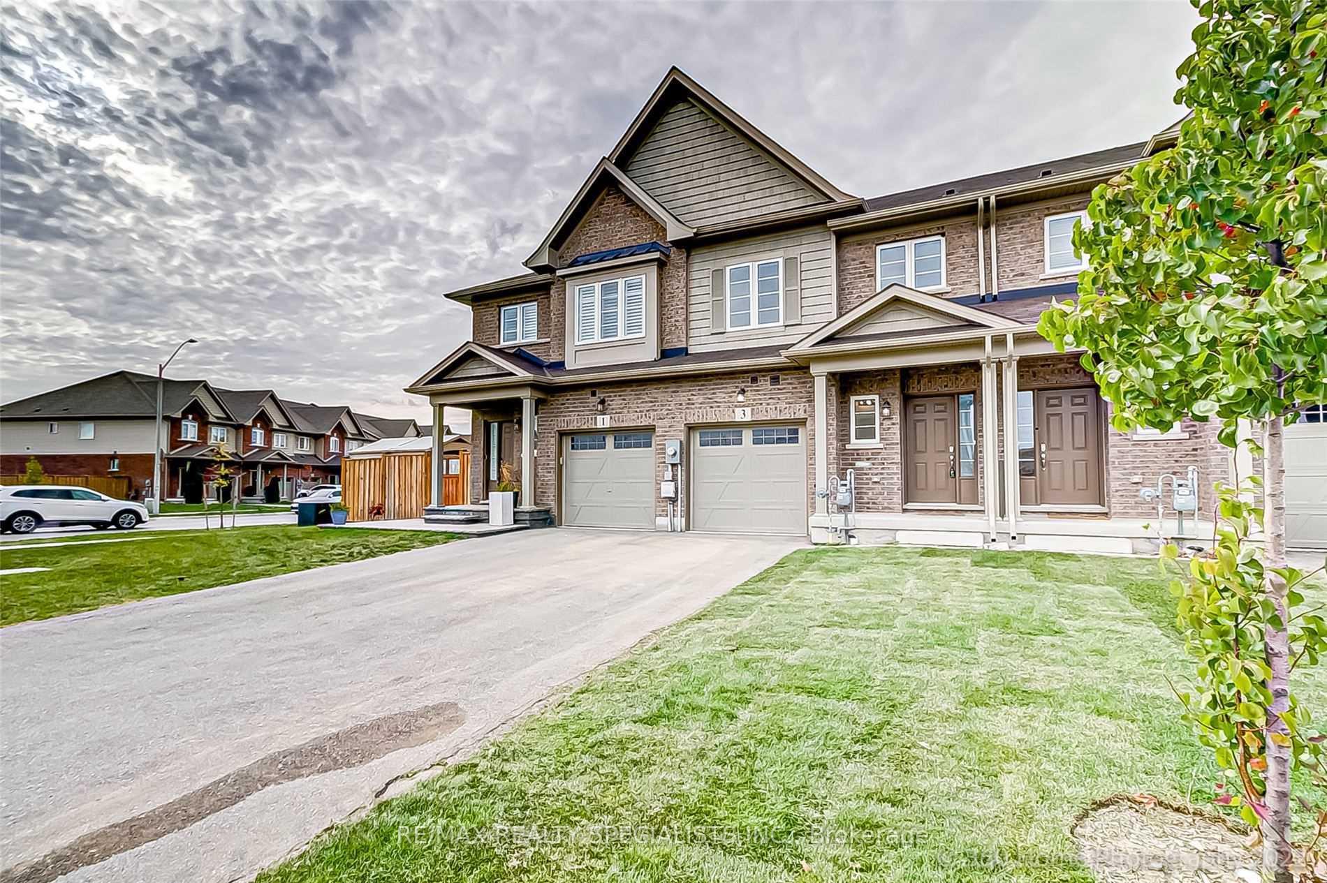 Photo 1 of 3 Bradbury Road, Hamilton, Stoney Creek Mountain — HOMEH