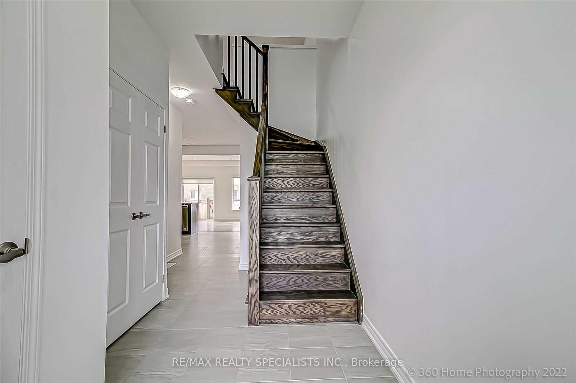 Photo 2 of 3 Bradbury Road, Hamilton, Stoney Creek Mountain — HOMEH