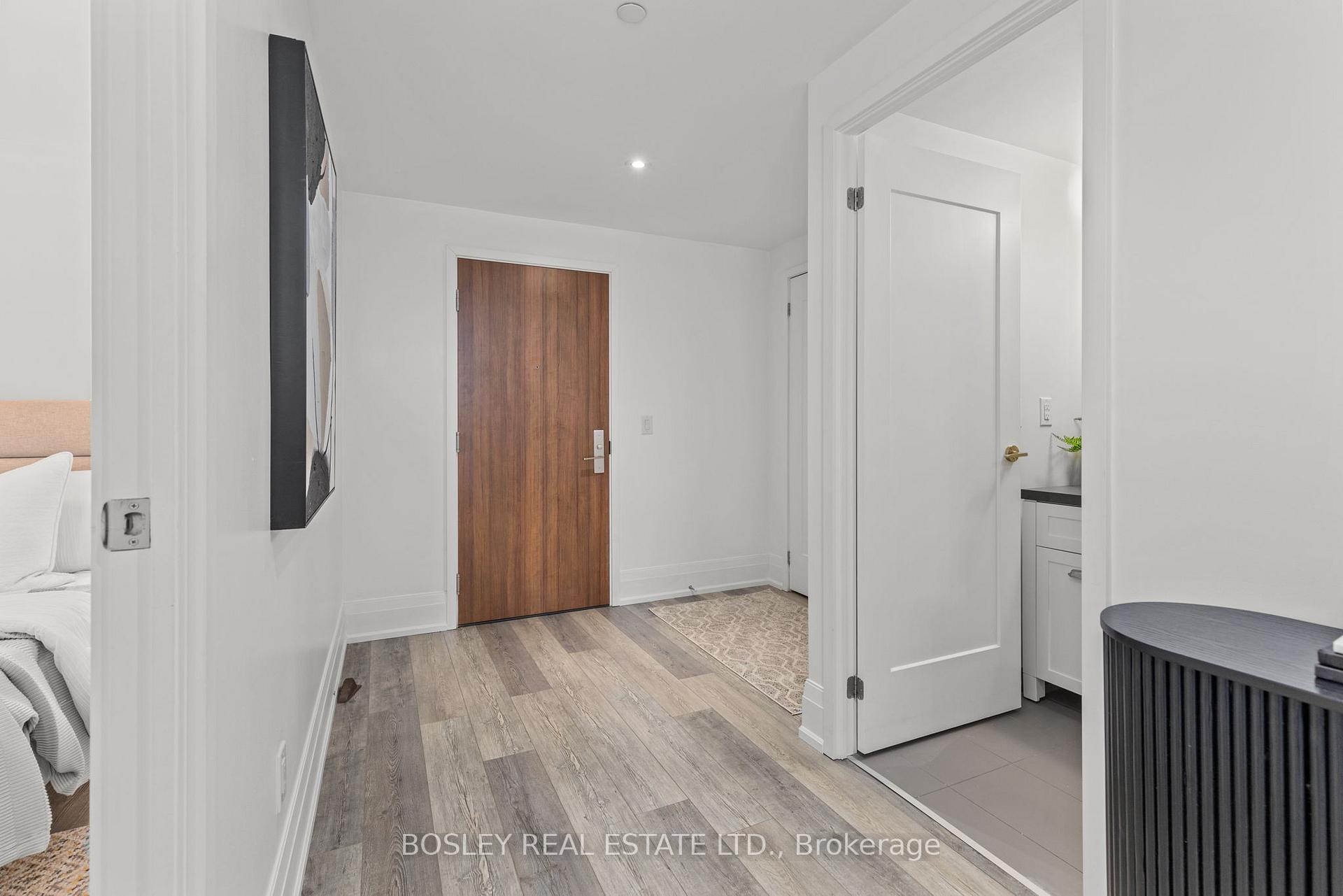Photo 4 of Unit 413, 25 Malcolm Road, Toronto, Leaside — HOMEH