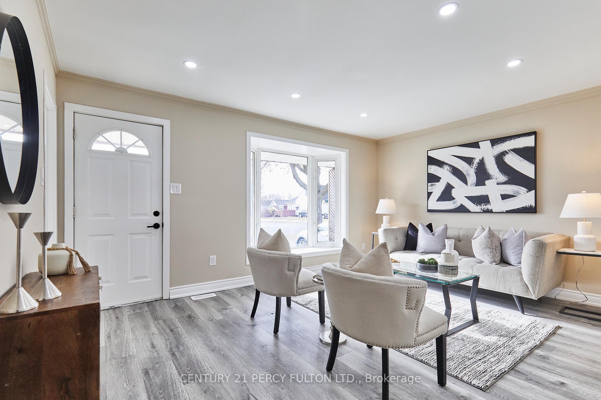 Photo 2 of 25 Windsor Avenue, Ajax, Central — HOMEH