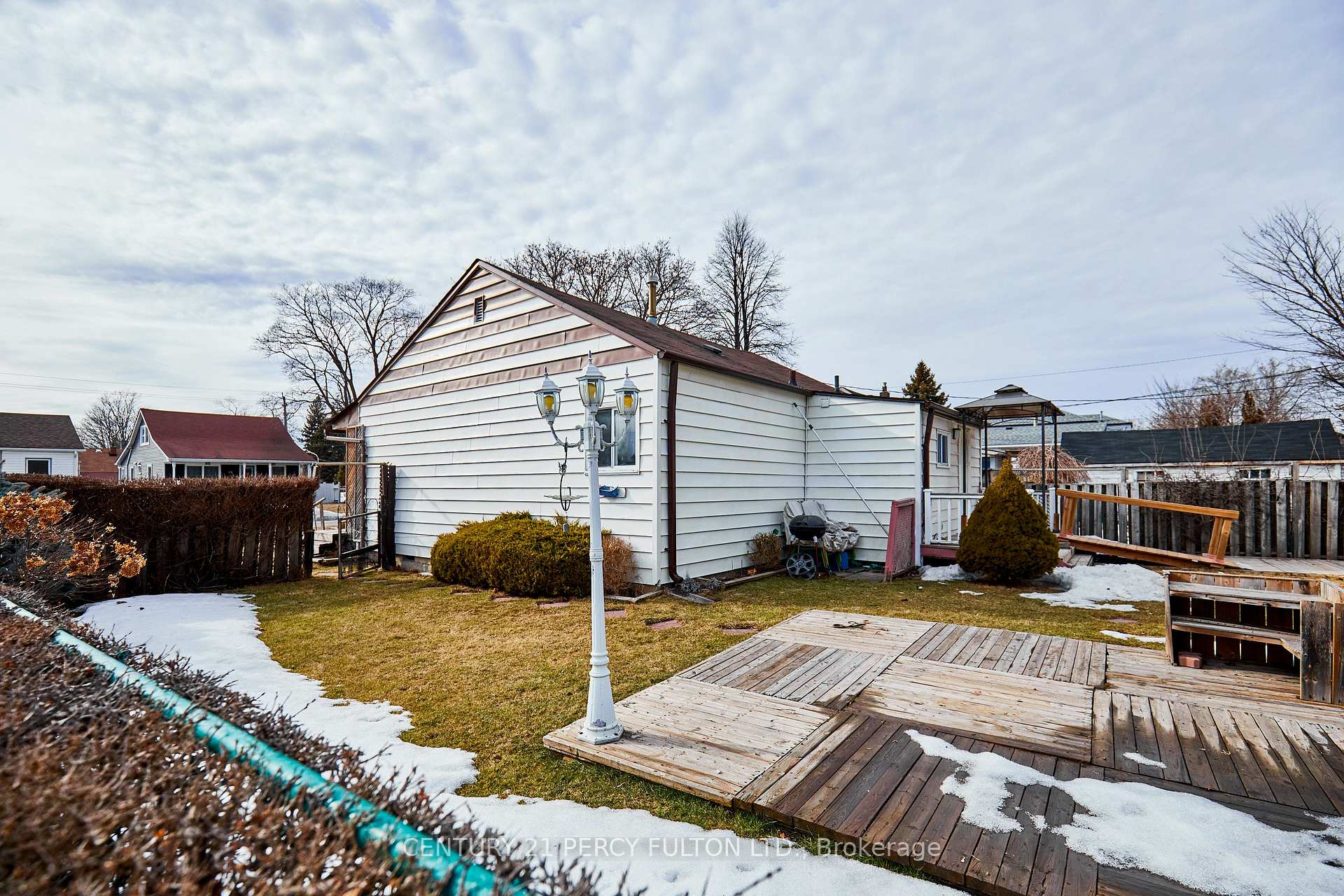 Photo 8 of 25 Windsor Avenue, Ajax, Central — HOMEH