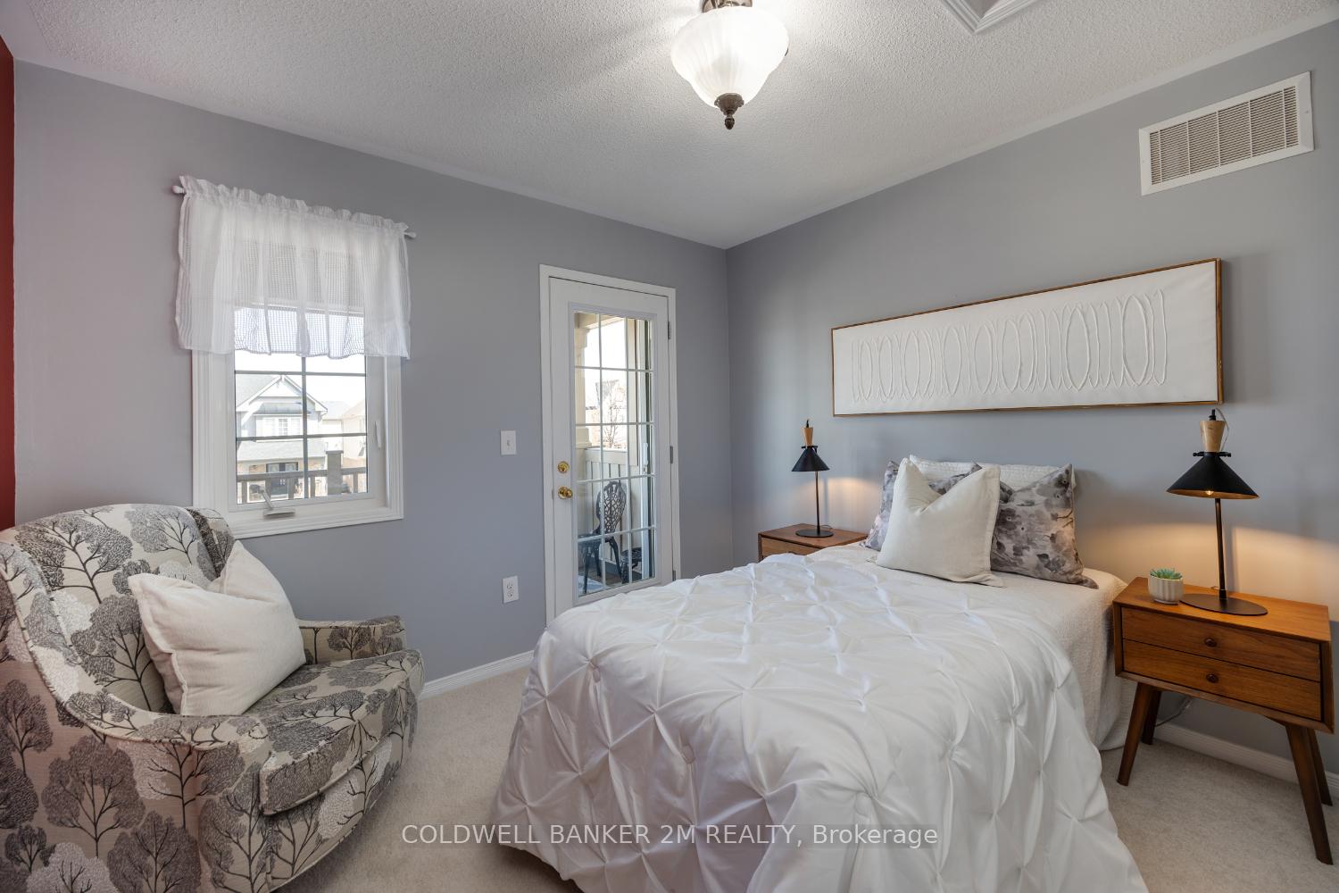 Photo 8 of 8 Darryl Caswell Way, Clarington, Bowmanville — HOMEH