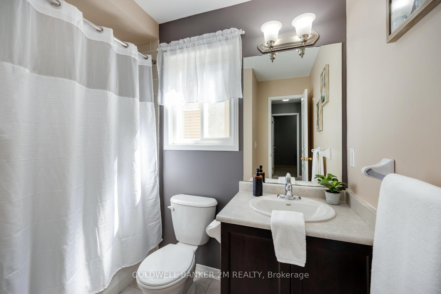 Photo 10 of 8 Darryl Caswell Way, Clarington, Bowmanville — HOMEH