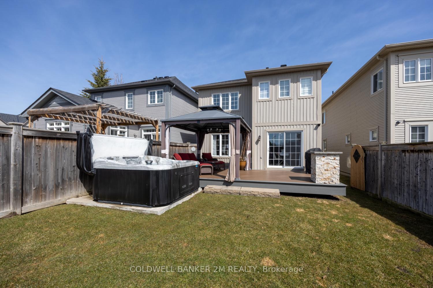 Photo 13 of 8 Darryl Caswell Way, Clarington, Bowmanville — HOMEH