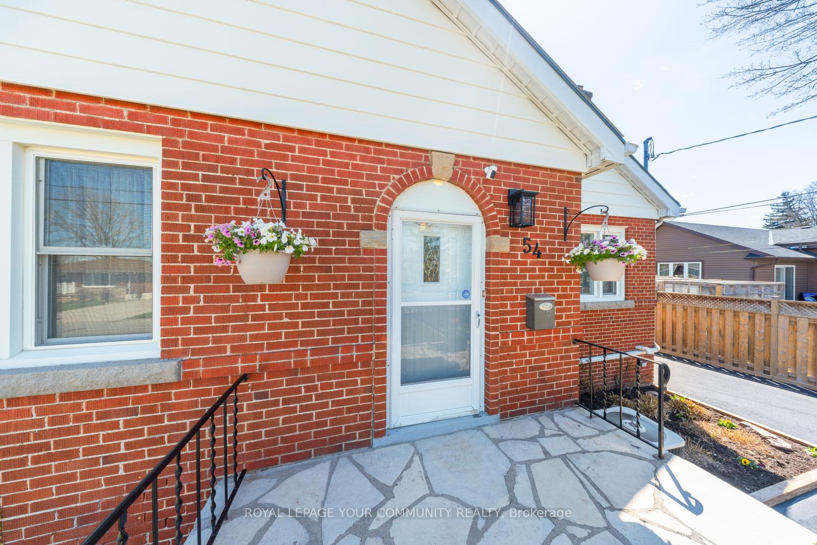 Photo 2 of 54 First Street N, Hamilton, Stoney Creek — HOMEH