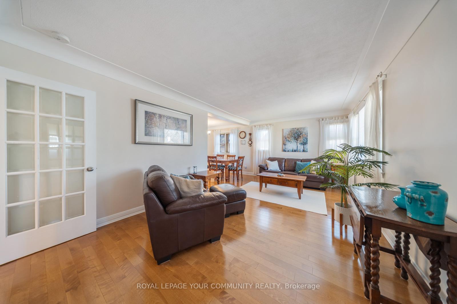 Photo 4 of 54 First Street N, Hamilton, Stoney Creek — HOMEH