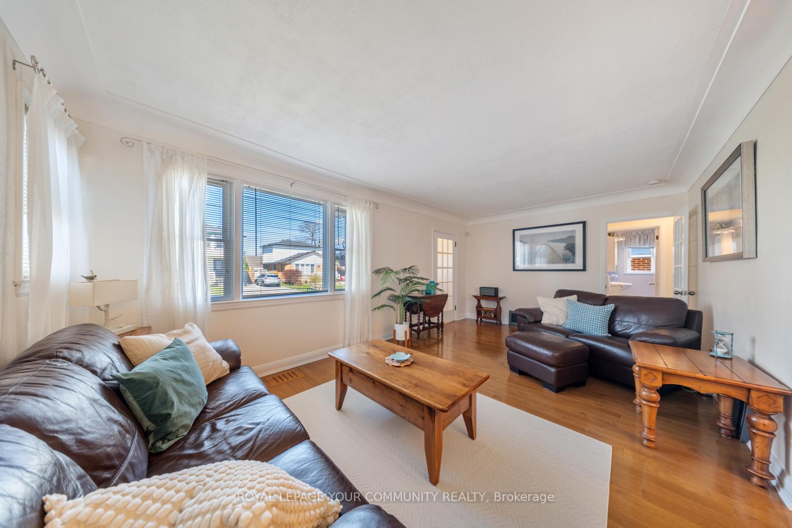 Photo 6 of 54 First Street N, Hamilton, Stoney Creek — HOMEH