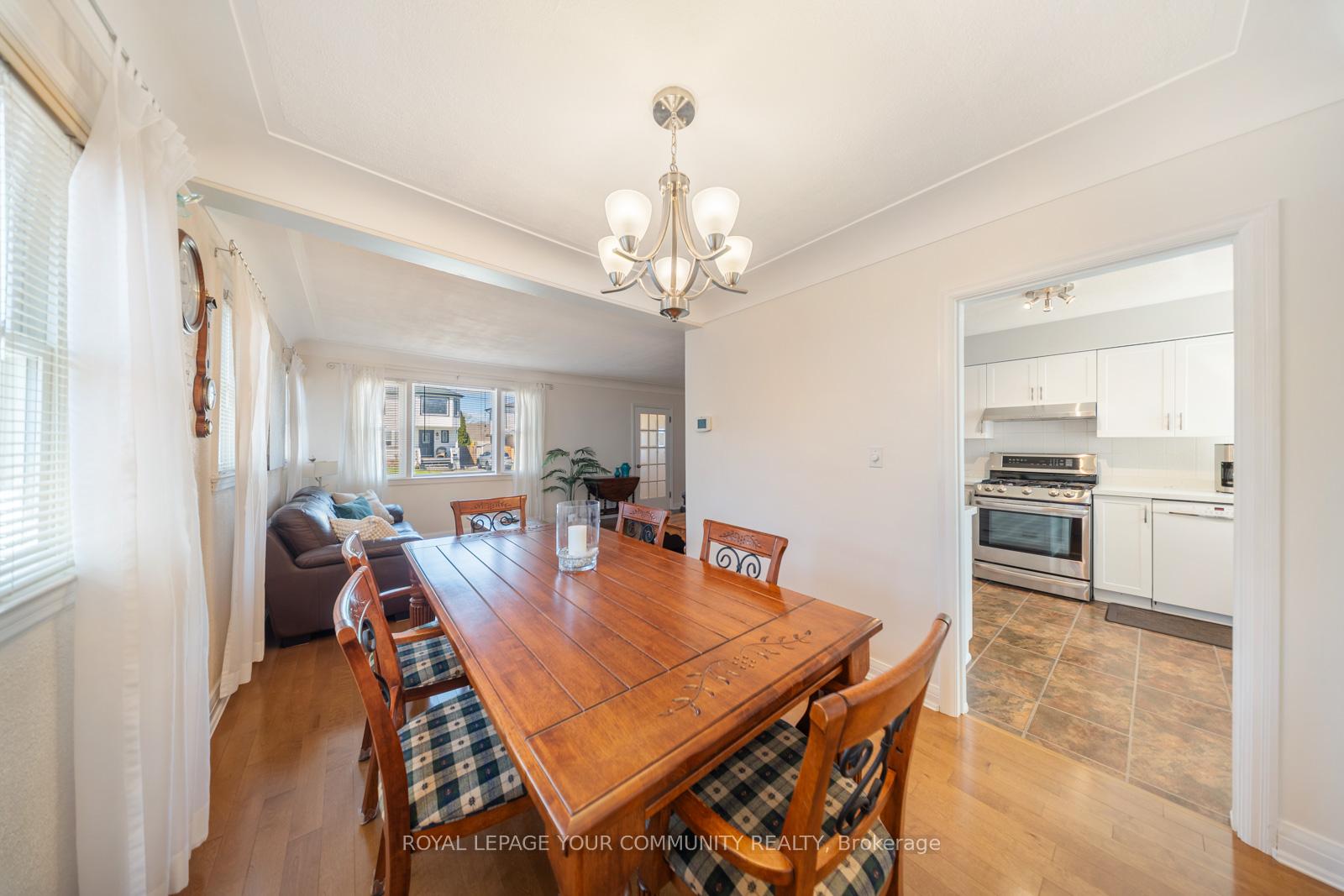 Photo 10 of 54 First Street N, Hamilton, Stoney Creek — HOMEH