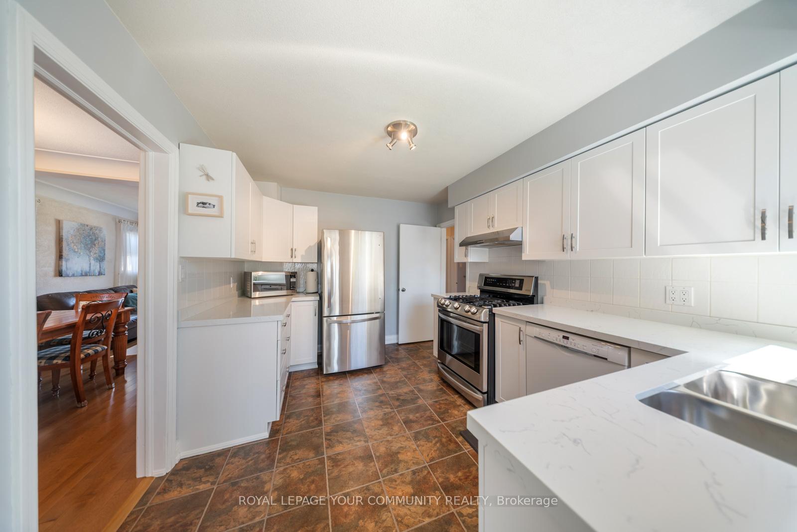 Photo 14 of 54 First Street N, Hamilton, Stoney Creek — HOMEH