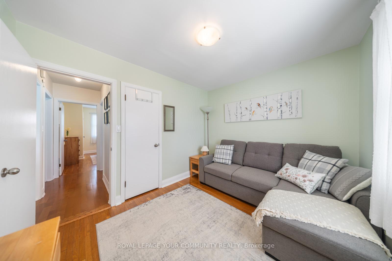 Photo 20 of 54 First Street N, Hamilton, Stoney Creek — HOMEH