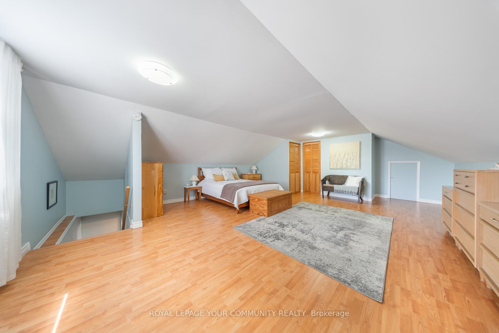 Photo 24 of 54 First Street N, Hamilton, Stoney Creek — HOMEH