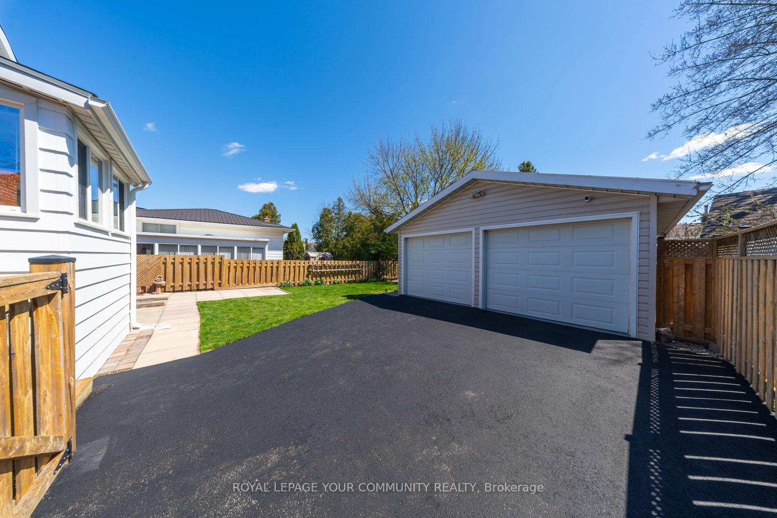 Photo 37 of 54 First Street N, Hamilton, Stoney Creek — HOMEH
