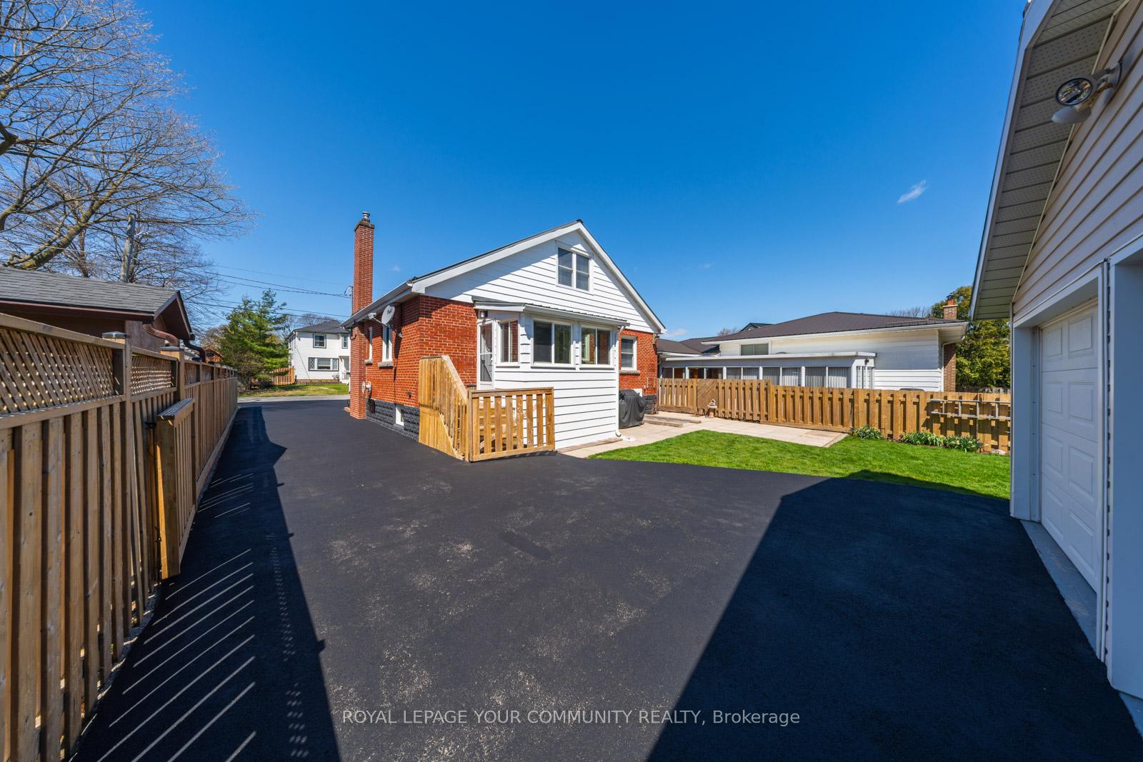 Photo 36 of 54 First Street N, Hamilton, Stoney Creek — HOMEH