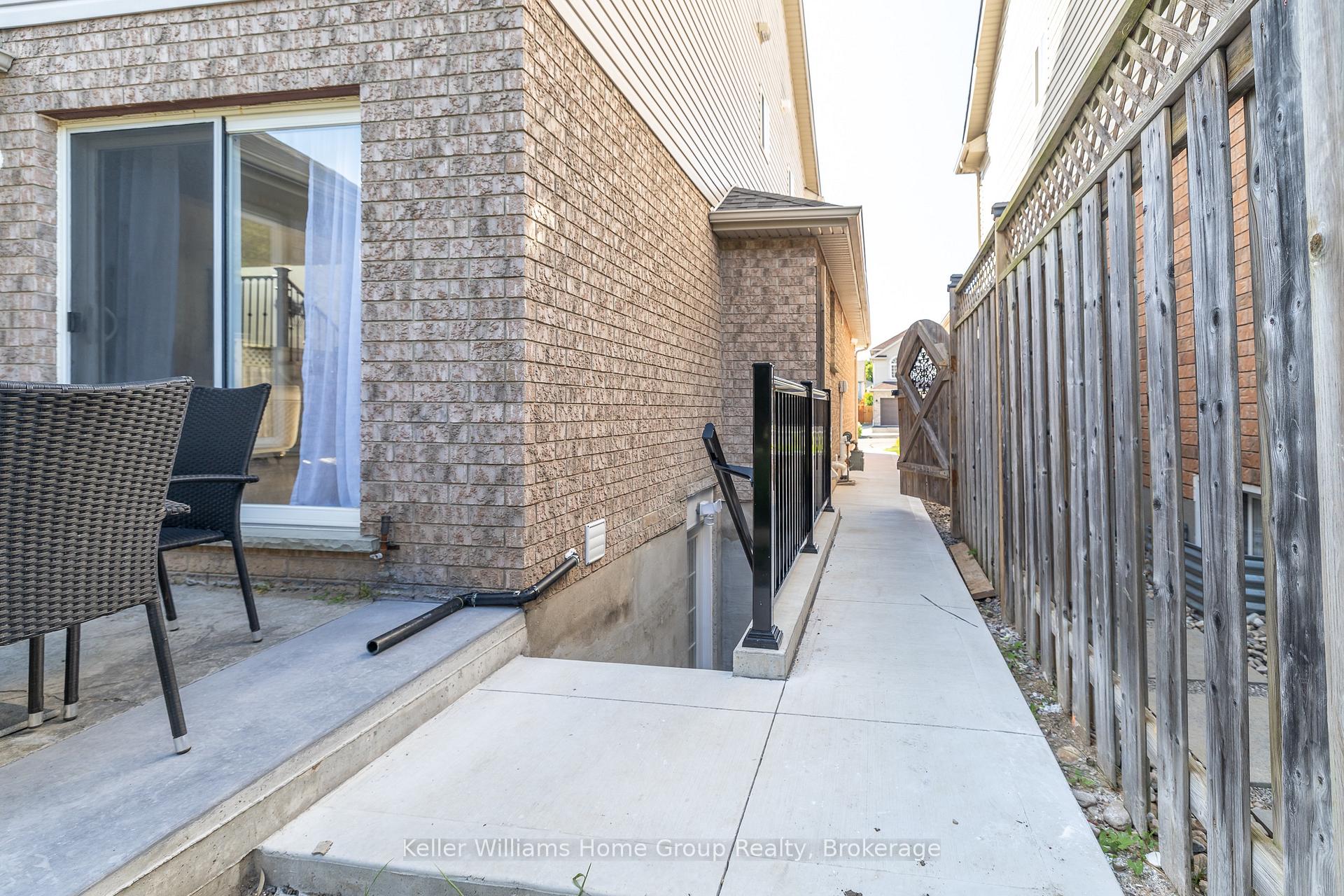 Photo 5 of 95 Goodwin Dr, Guelph, Pineridge/Westminster Woods — HOMEH