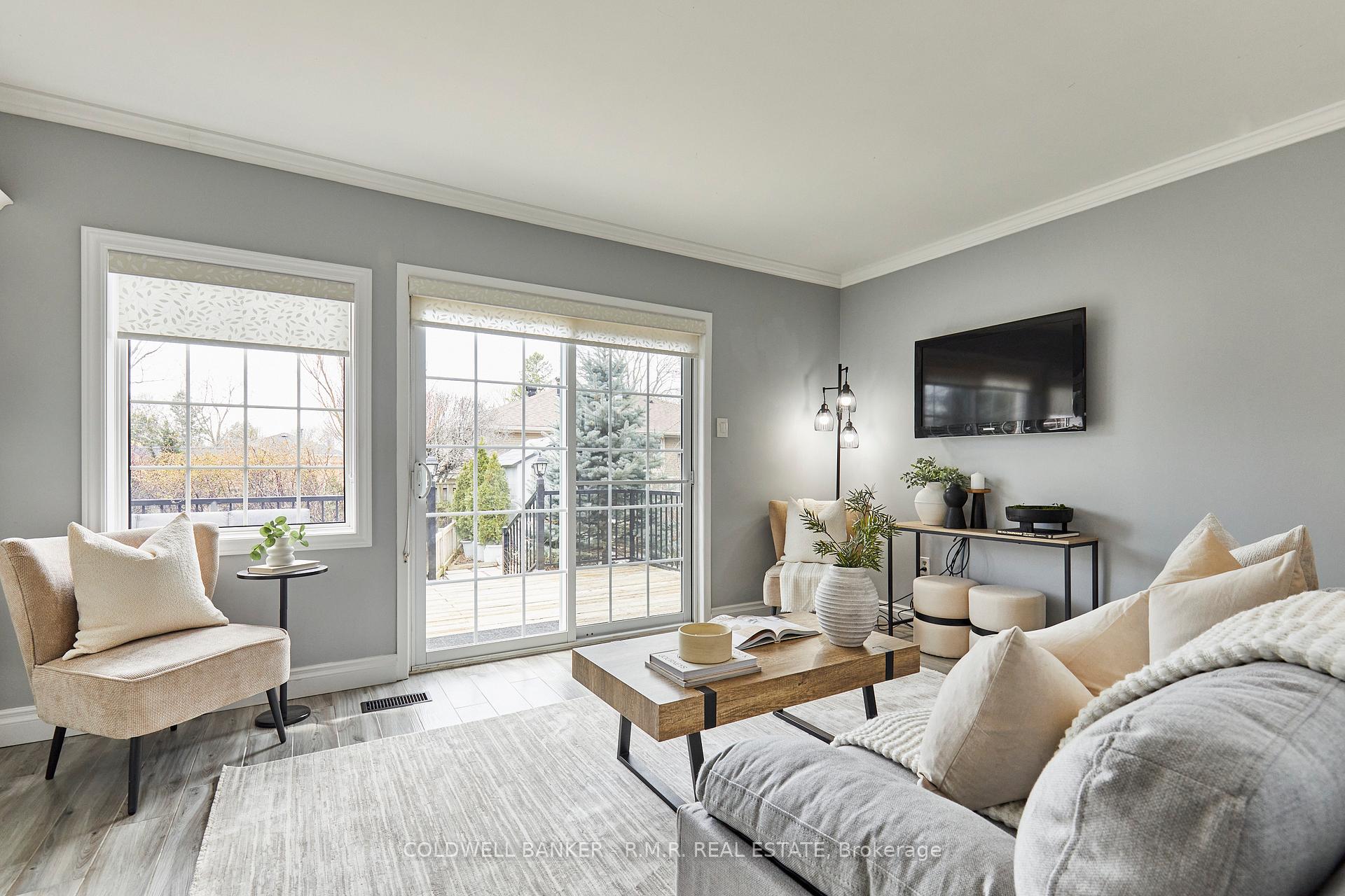 Photo 4 of 918 Donovan Crescent, Whitby, Williamsburg — HOMEH