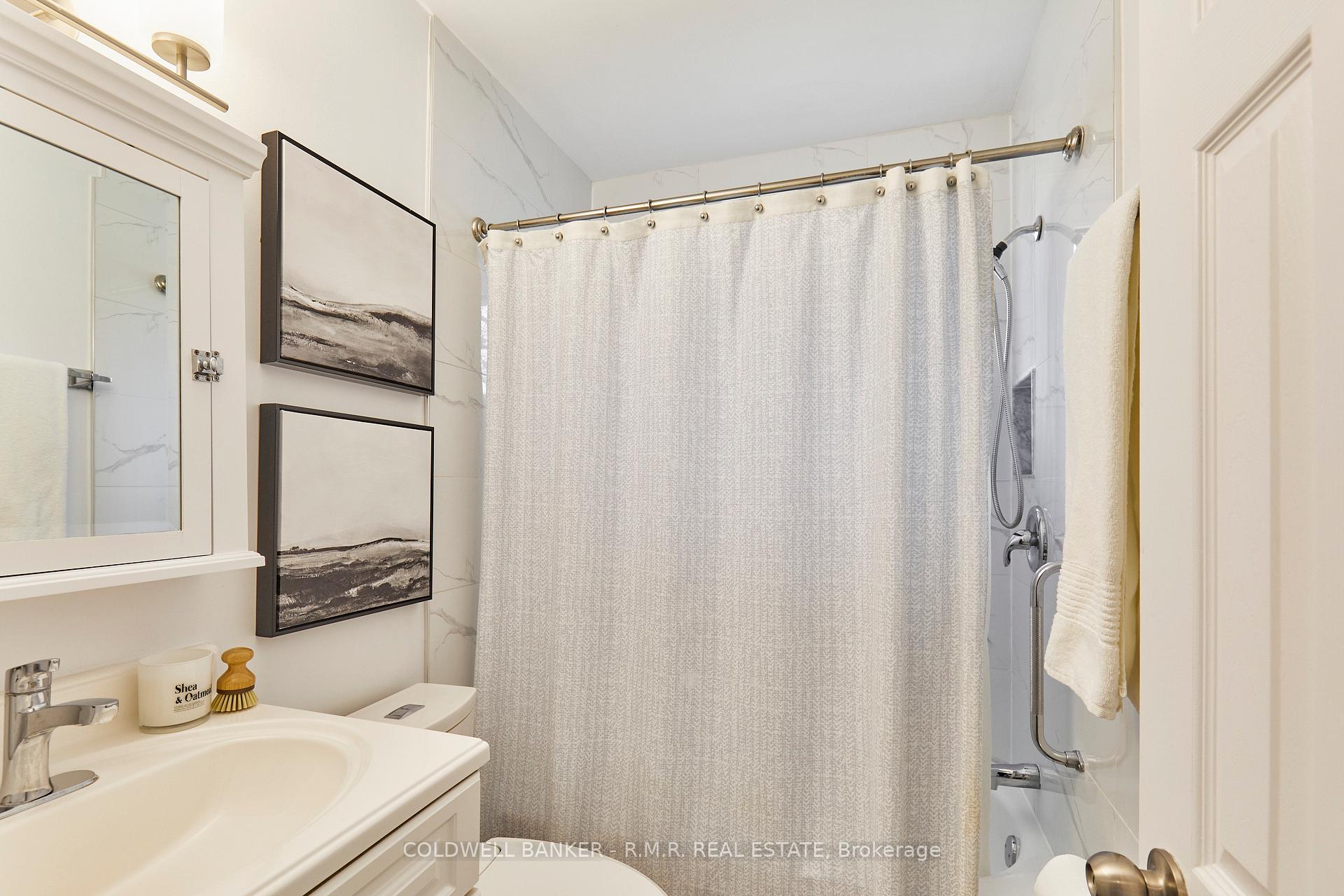 Photo 25 of 918 Donovan Crescent, Whitby, Williamsburg — HOMEH