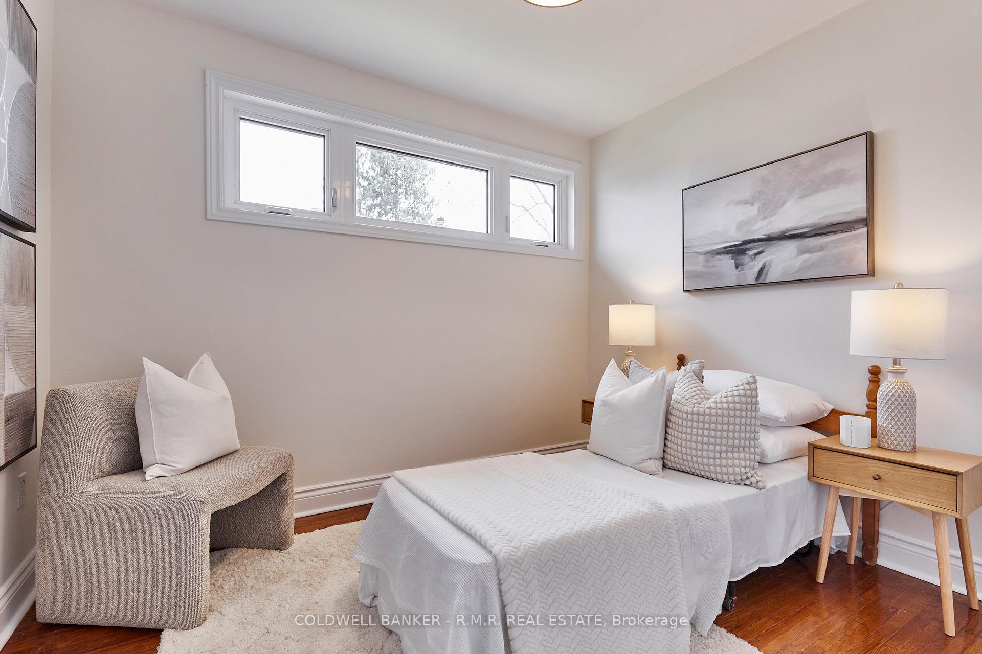 Photo 9 of 918 Donovan Crescent, Whitby, Williamsburg — HOMEH
