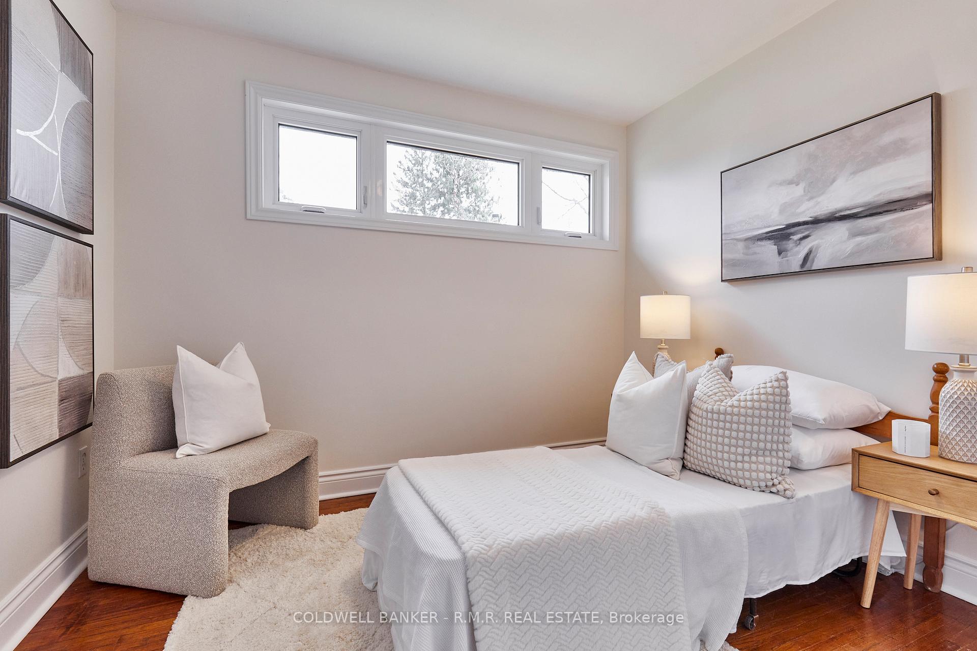 Photo 7 of 918 Donovan Crescent, Whitby, Williamsburg — HOMEH