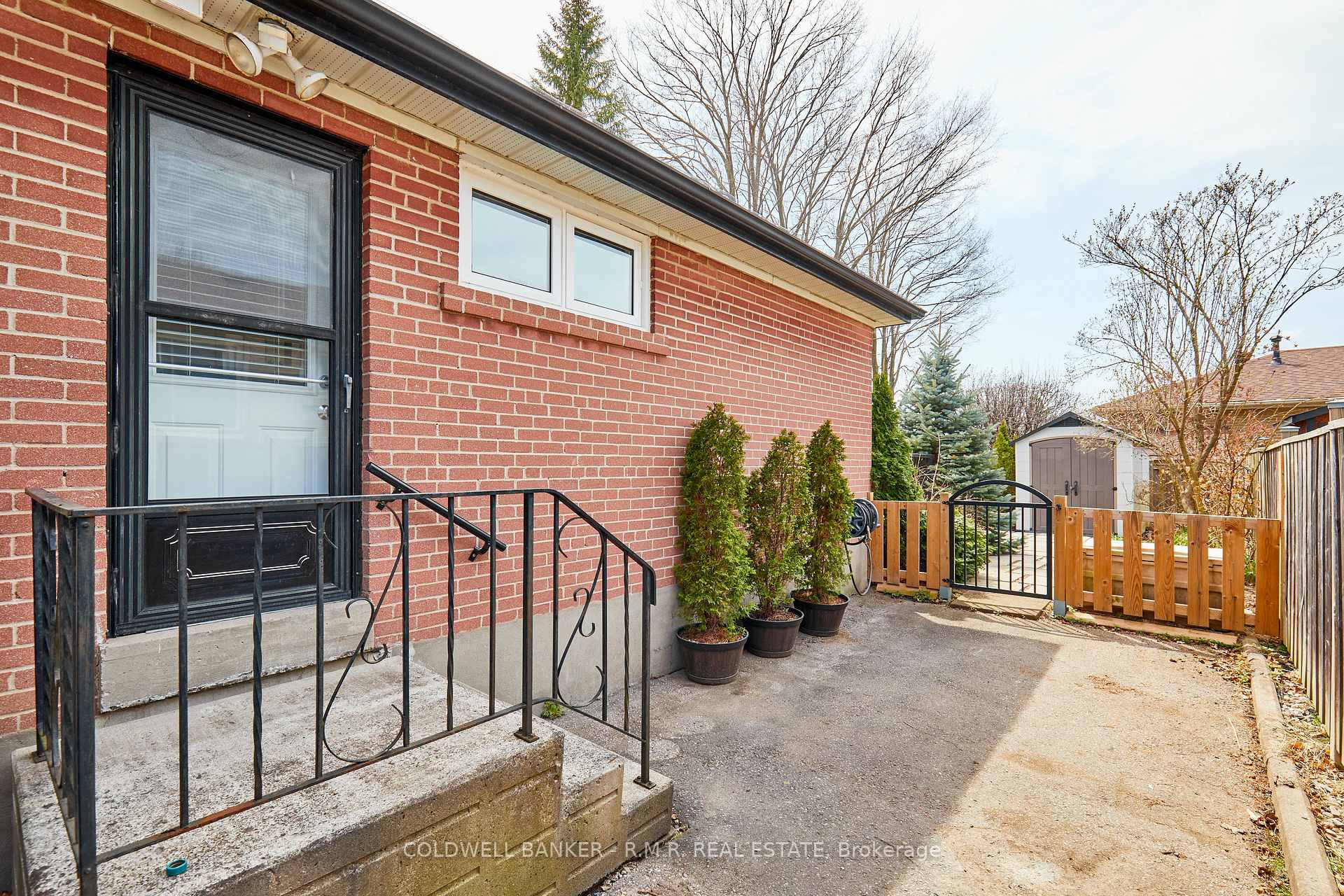 Photo 21 of 918 Donovan Crescent, Whitby, Williamsburg — HOMEH
