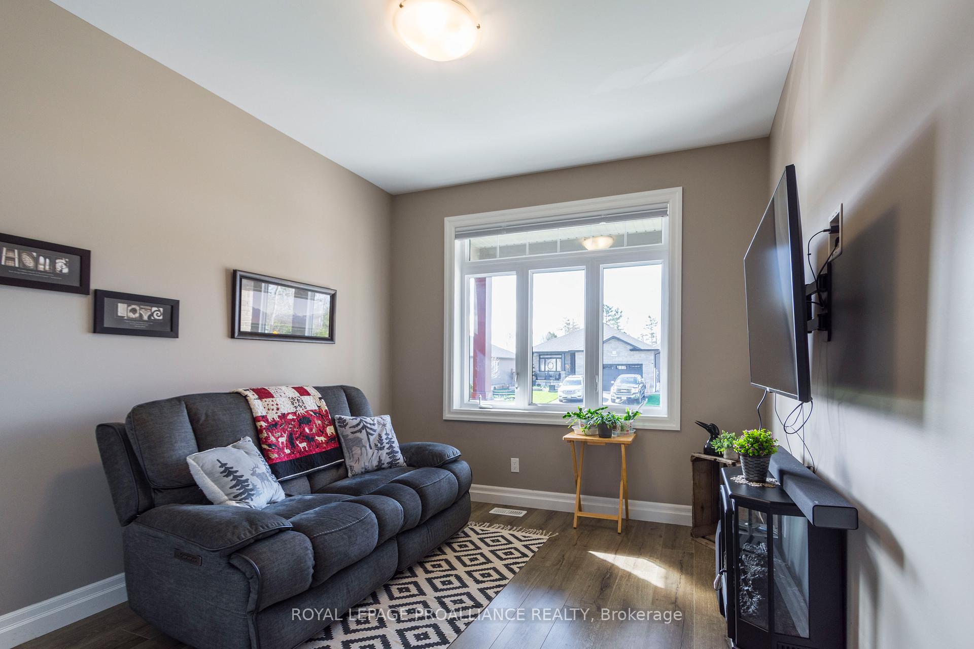 Photo 32 of 6 Sylvan Street, Quinte West, Murray Ward — HOMEH