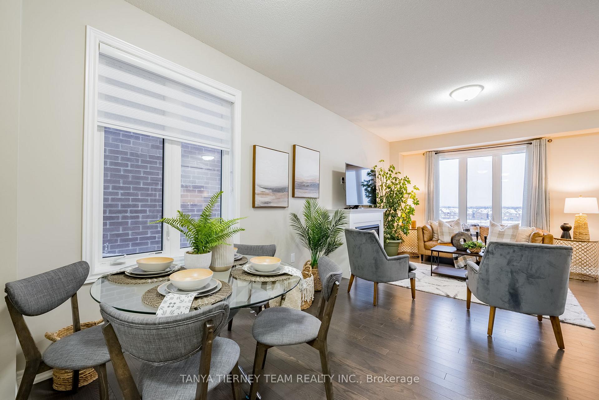 Photo 7 of 49 Conarty Crescent, Whitby, Rural Whitby — HOMEH