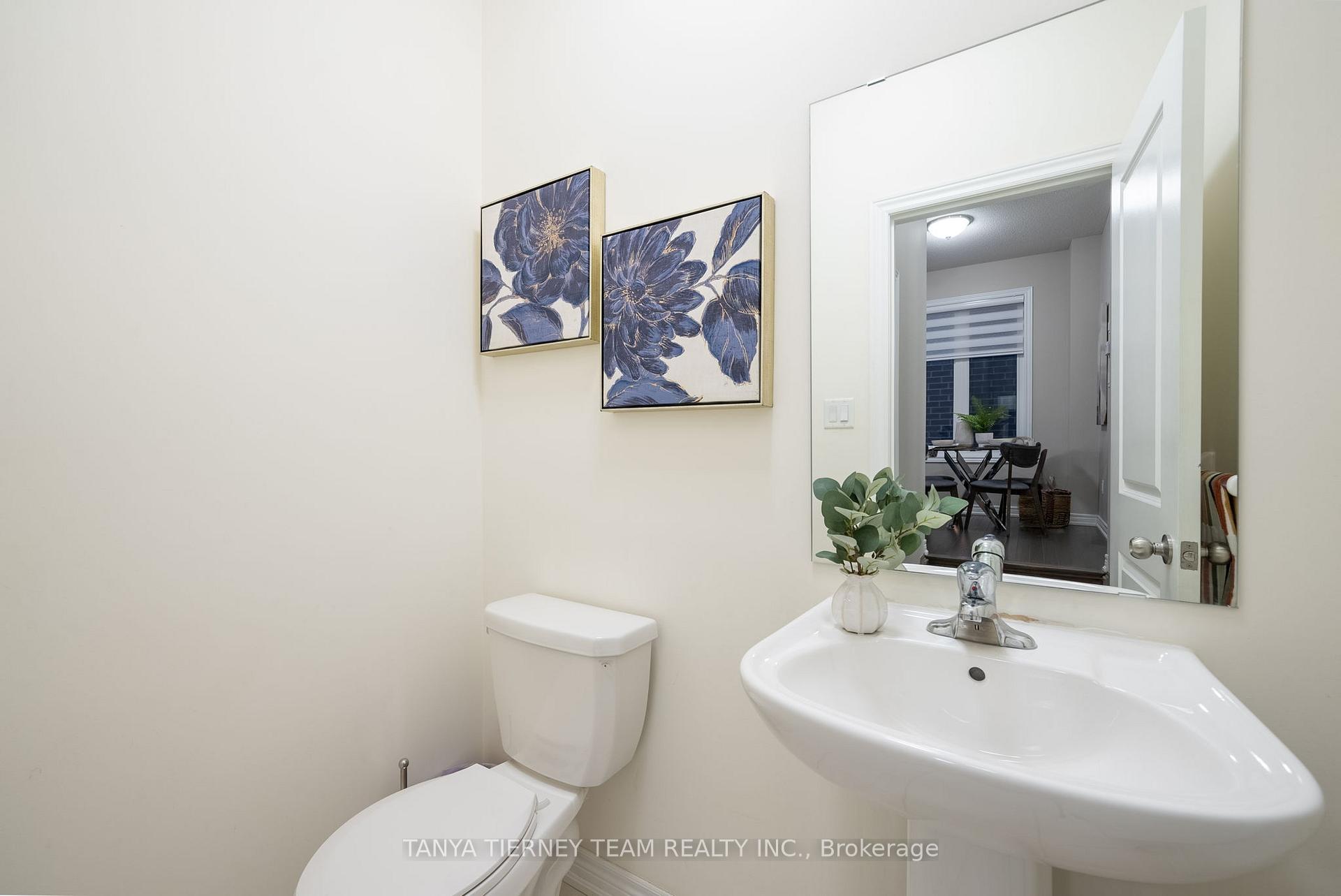 Photo 8 of 49 Conarty Crescent, Whitby, Rural Whitby — HOMEH