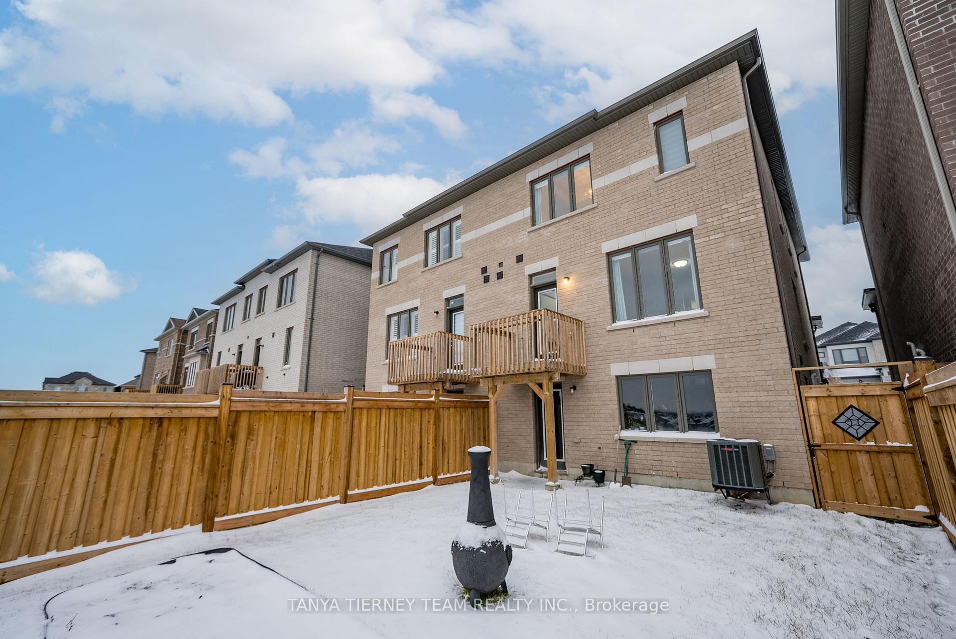 Photo 26 of 49 Conarty Crescent, Whitby, Rural Whitby — HOMEH