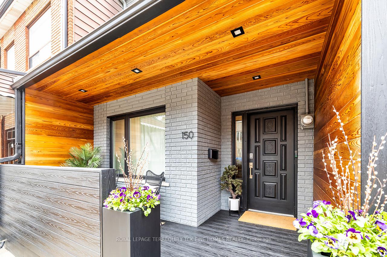 Front of 150 Lisgar Street