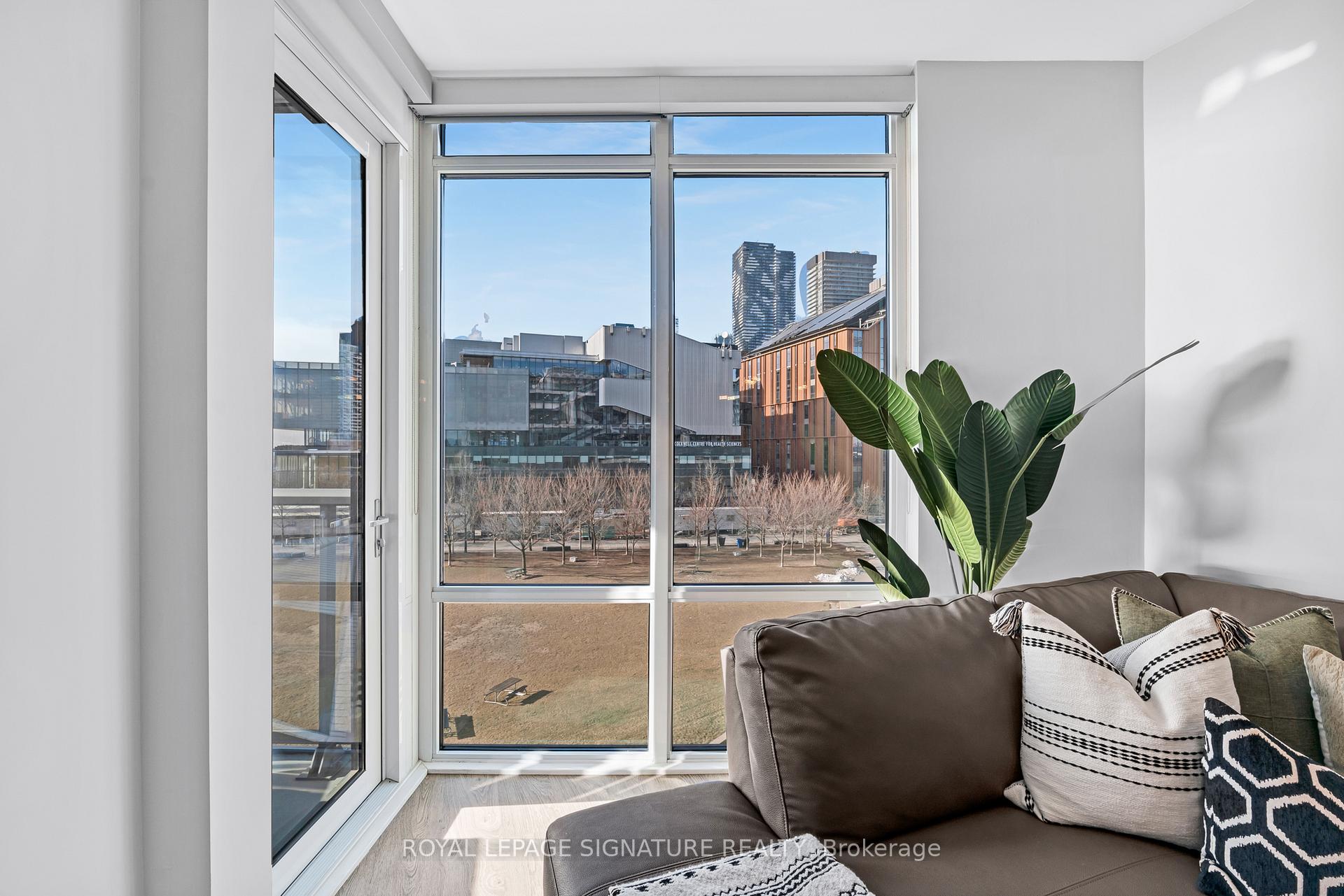Photo 2 of Unit 428, 55 Merchants' Wharf, Toronto, Waterfront Communities — HOMEH