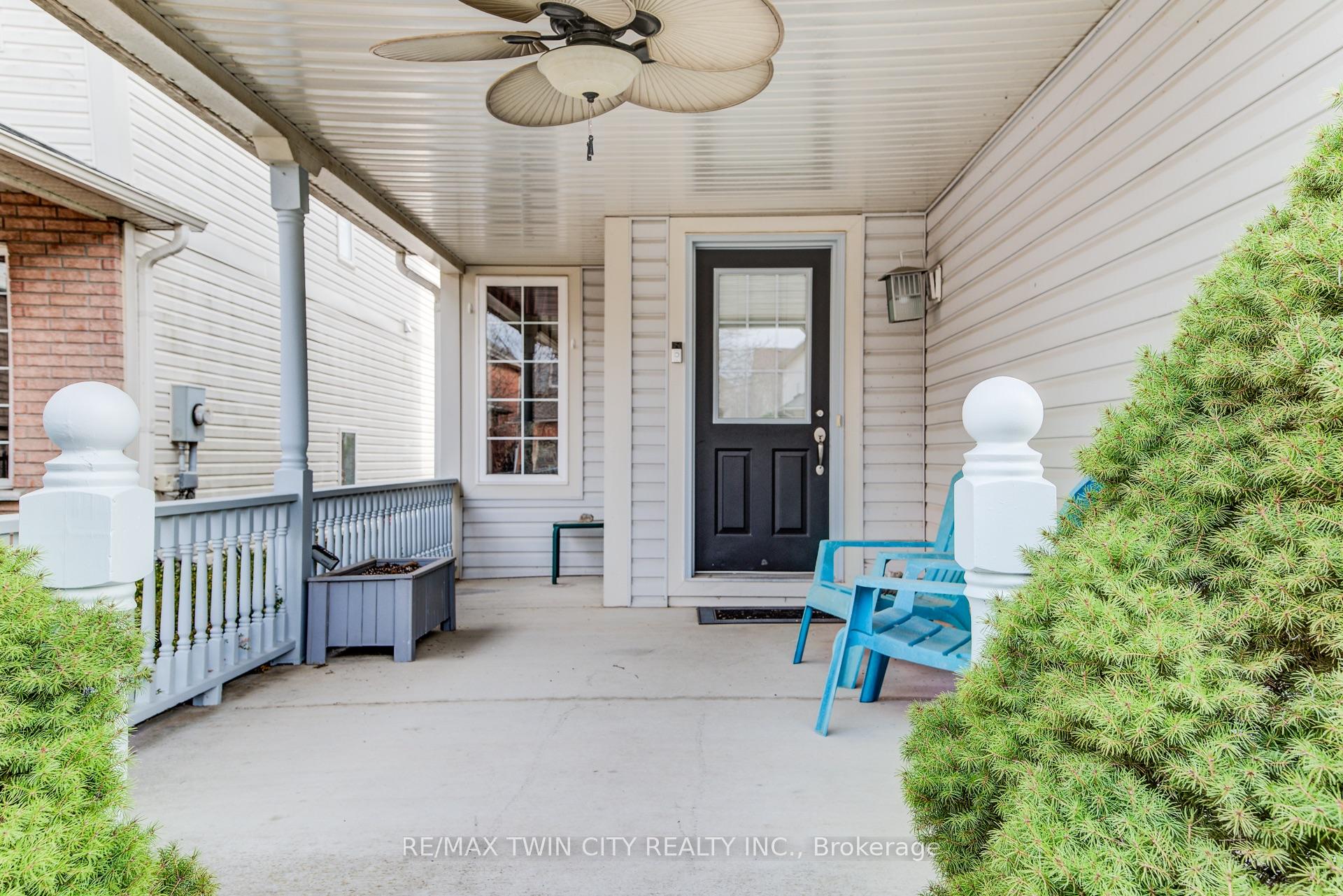 Photo 4 of 620 Yarmouth Drive, Waterloo — HOMEH