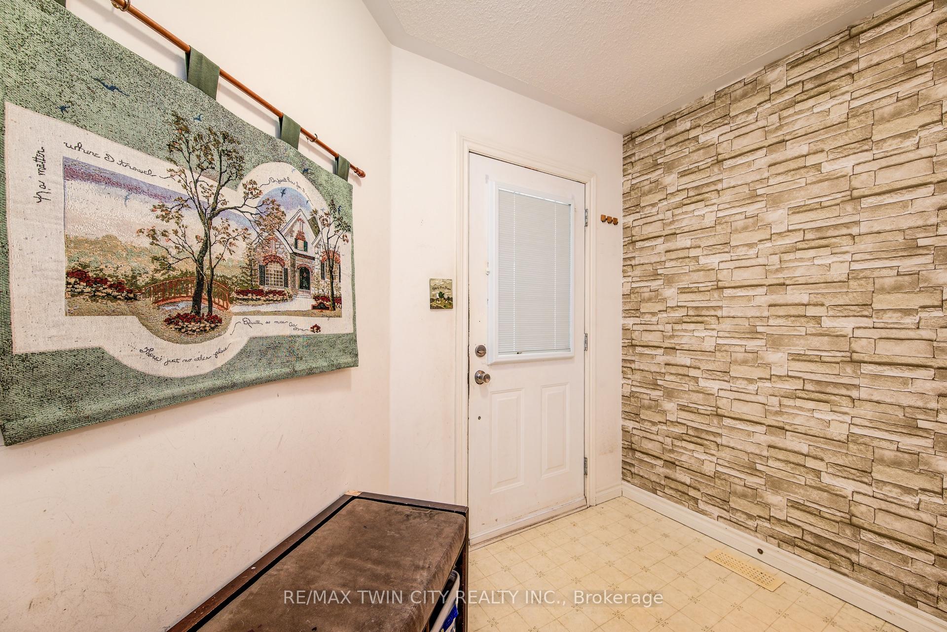 Photo 7 of 620 Yarmouth Drive, Waterloo — HOMEH