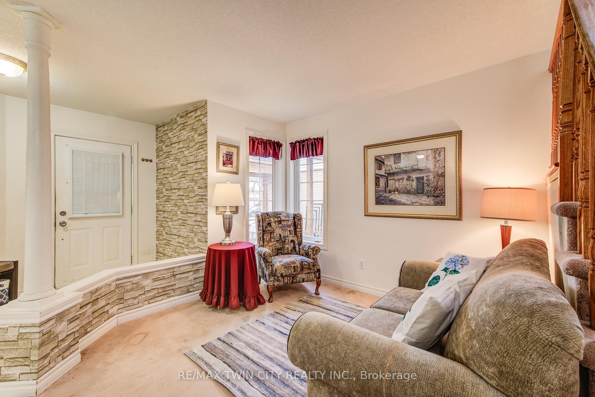 Photo 13 of 620 Yarmouth Drive, Waterloo — HOMEH