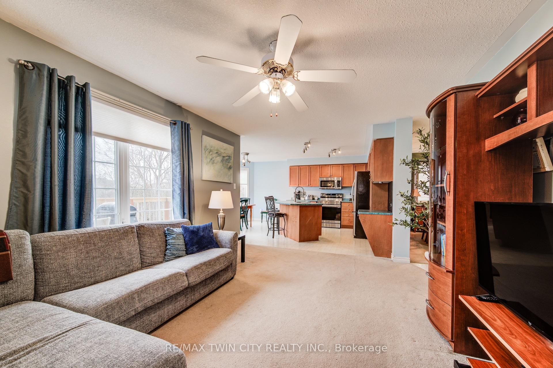 Photo 14 of 620 Yarmouth Drive, Waterloo — HOMEH