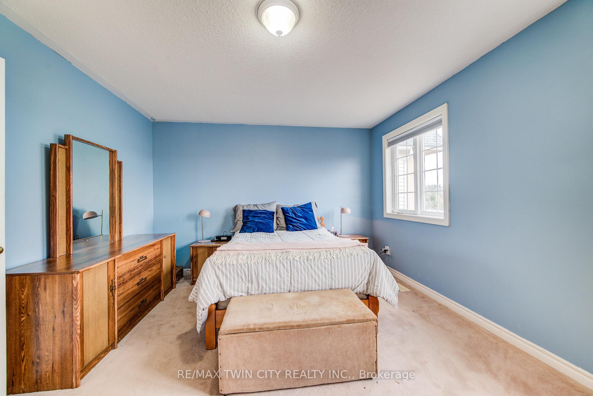 Photo 19 of 620 Yarmouth Drive, Waterloo — HOMEH