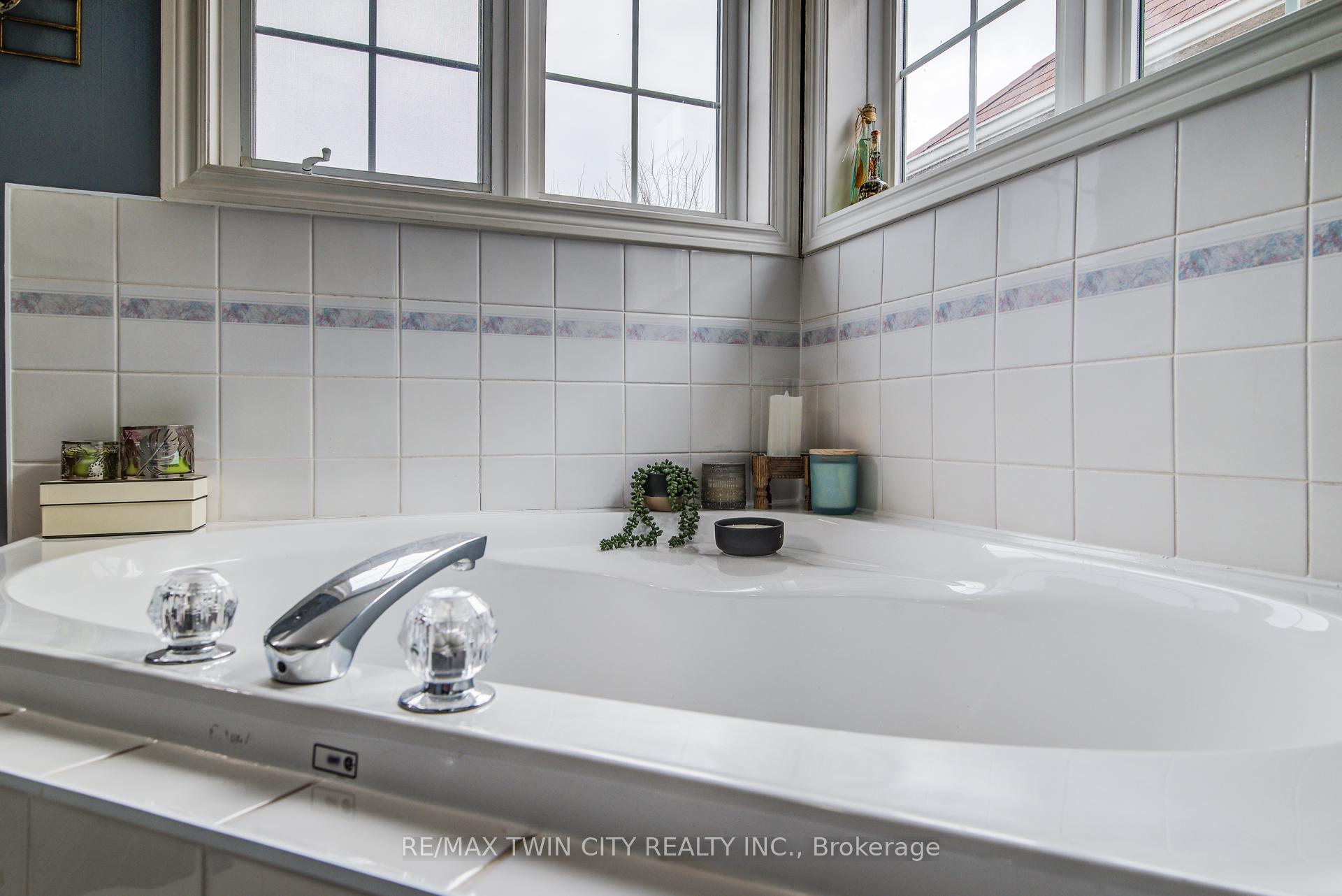 Photo 42 of 620 Yarmouth Drive, Waterloo — HOMEH