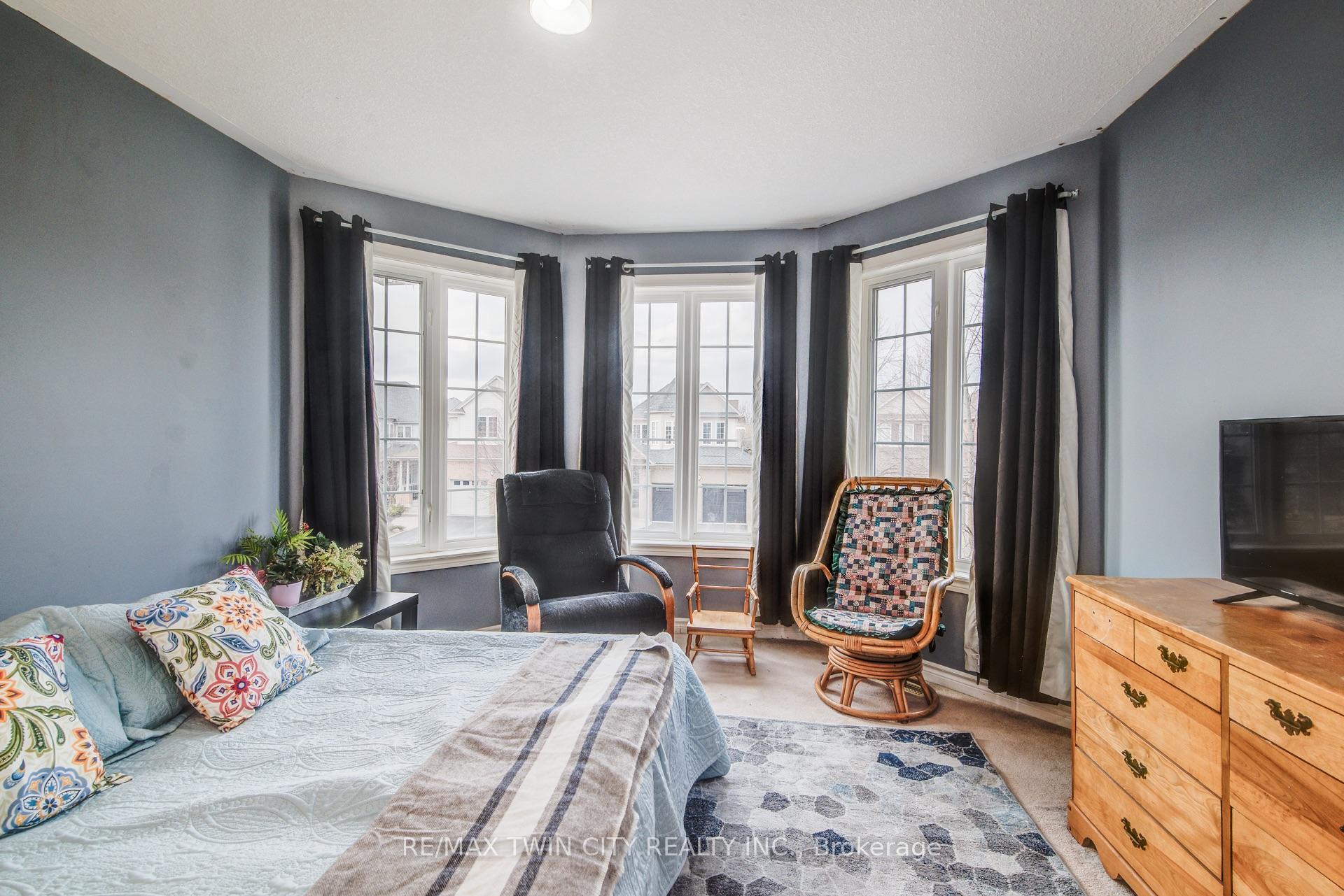 Photo 26 of 620 Yarmouth Drive, Waterloo — HOMEH