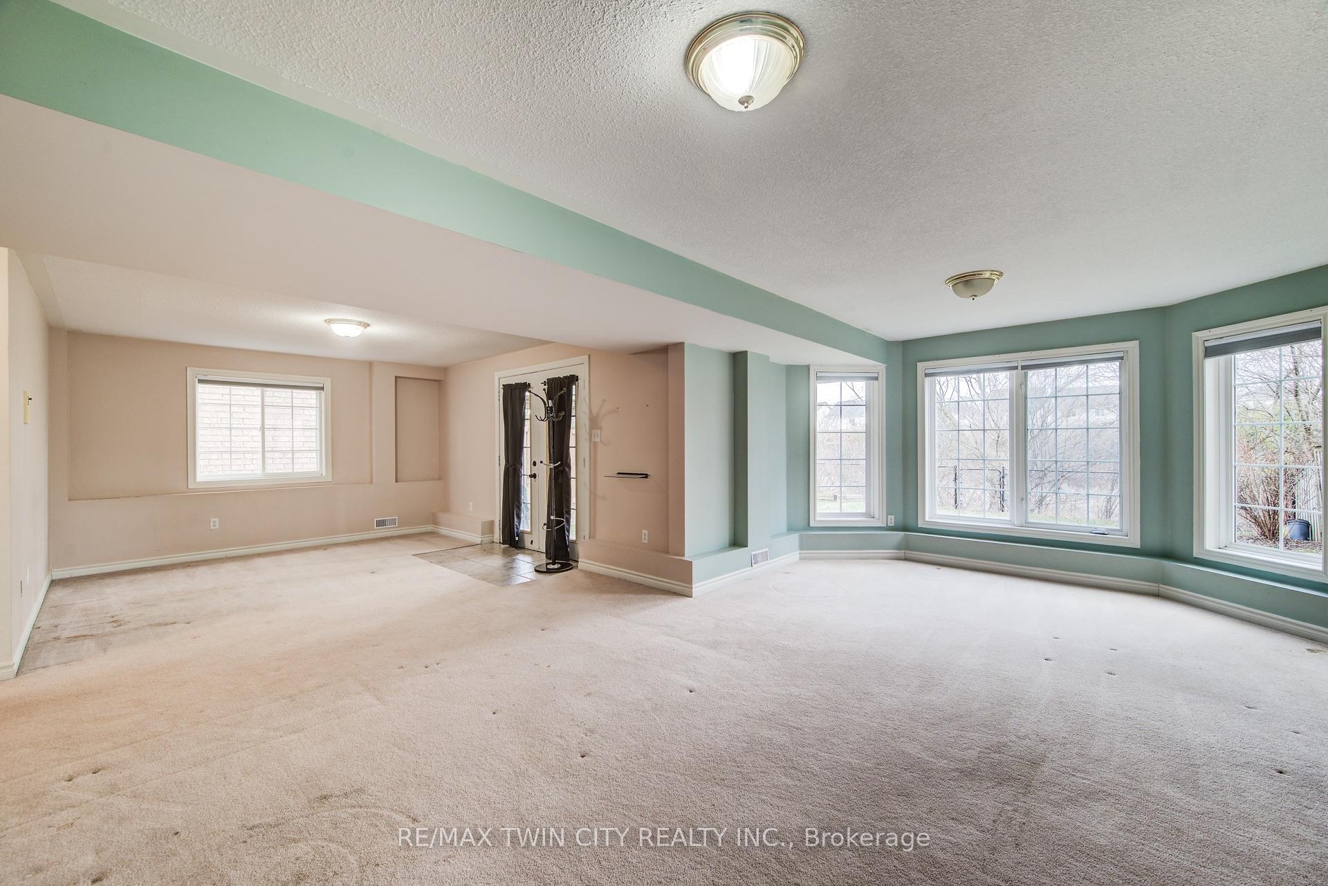 Photo 28 of 620 Yarmouth Drive, Waterloo — HOMEH