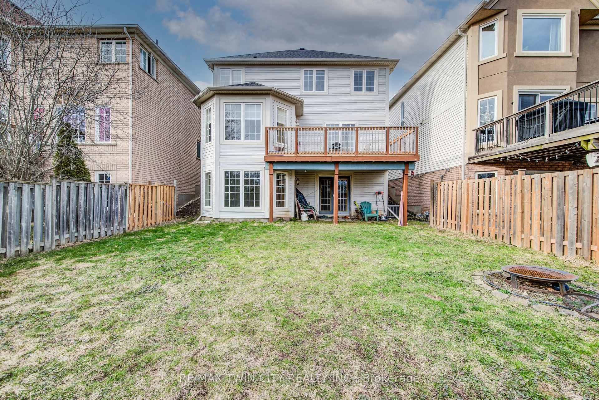 Photo 29 of 620 Yarmouth Drive, Waterloo — HOMEH