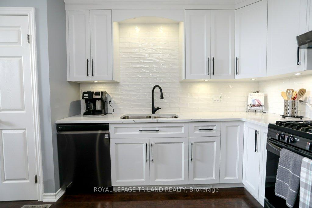 Photo 4 of 40 Pear Tree Avenue, St. Thomas — HOMEH