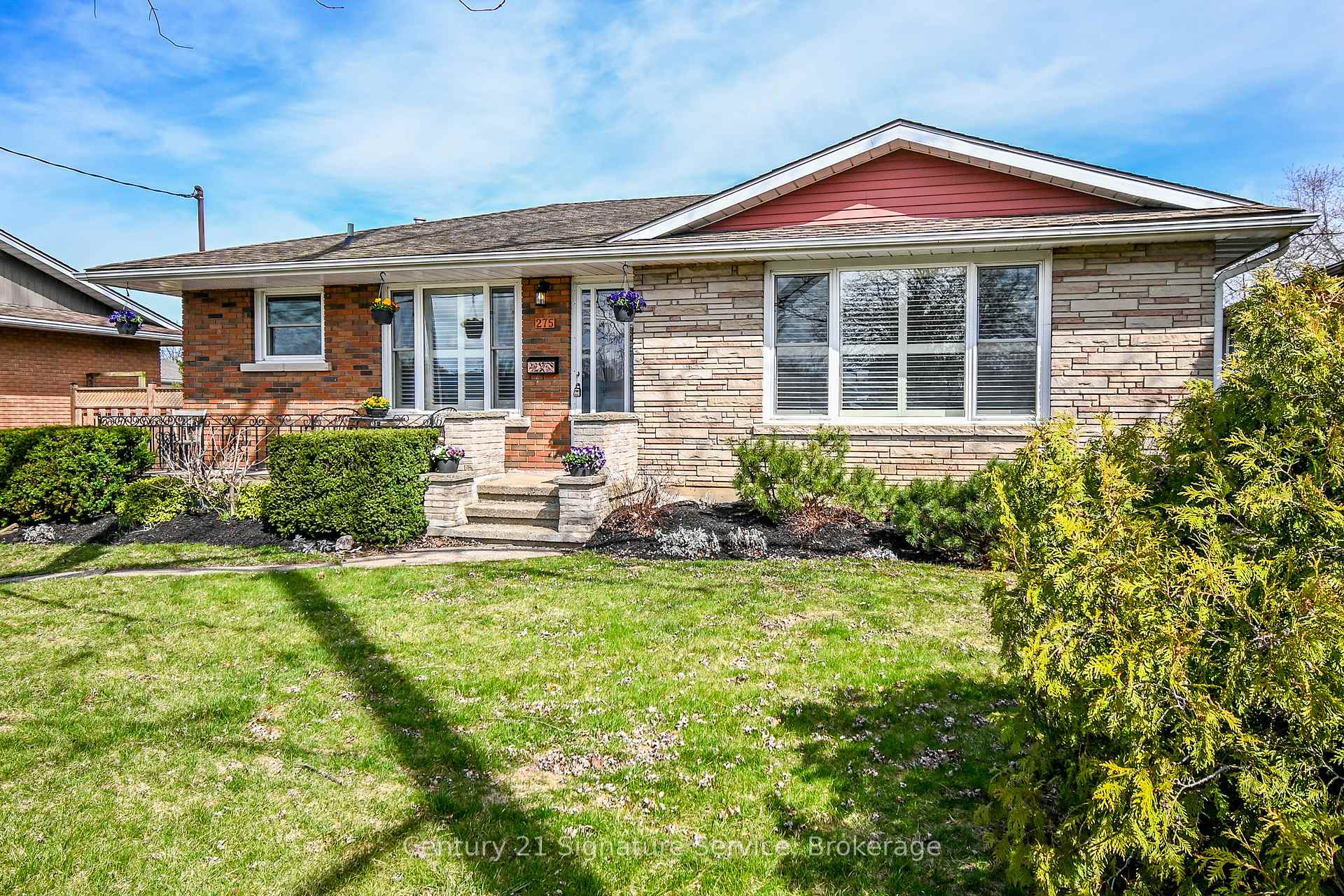 Photo 3 of 275 Lakeshore Road, St. Catharines, Lakeshore — HOMEH