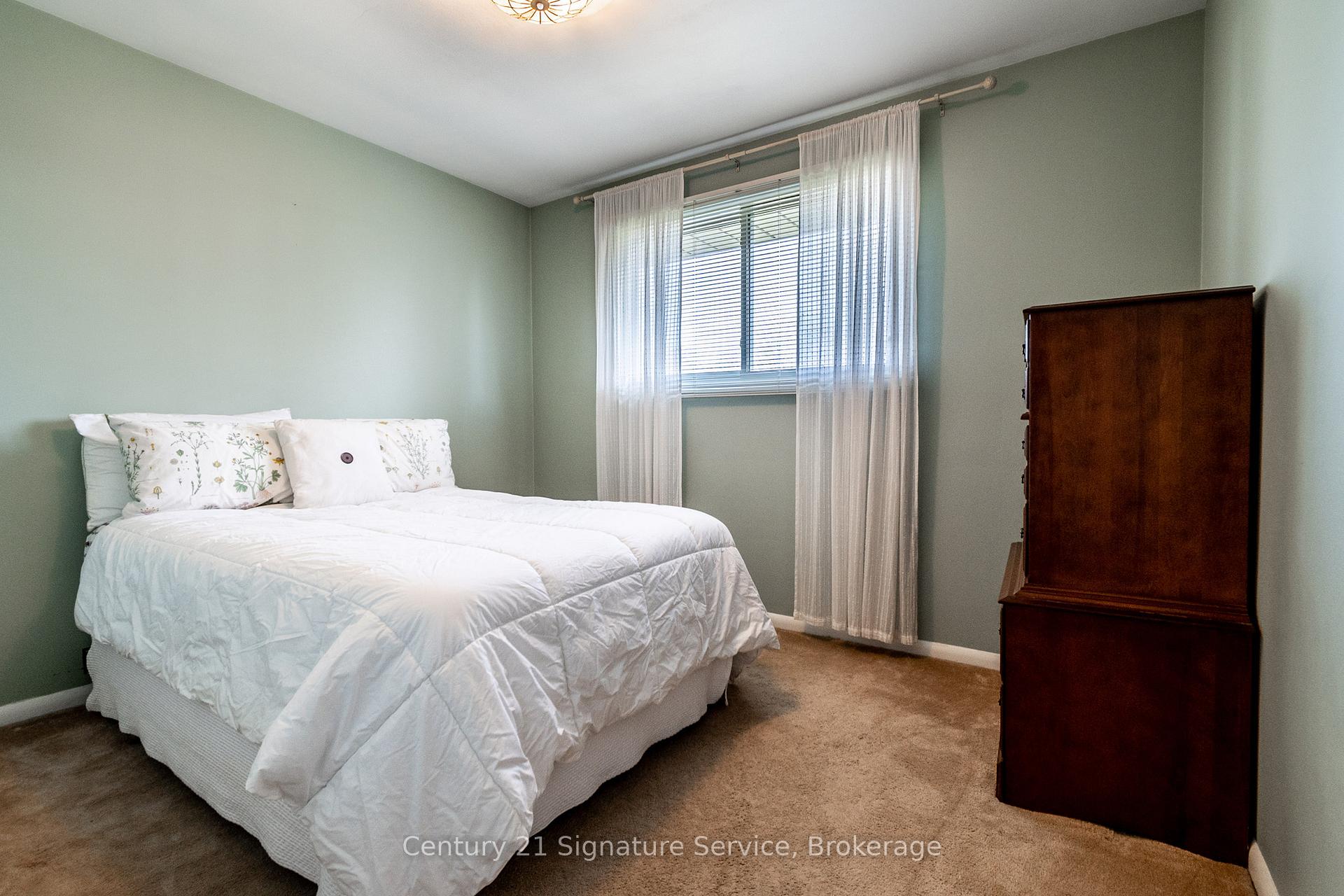 Photo 11 of 275 Lakeshore Road, St. Catharines, Lakeshore — HOMEH