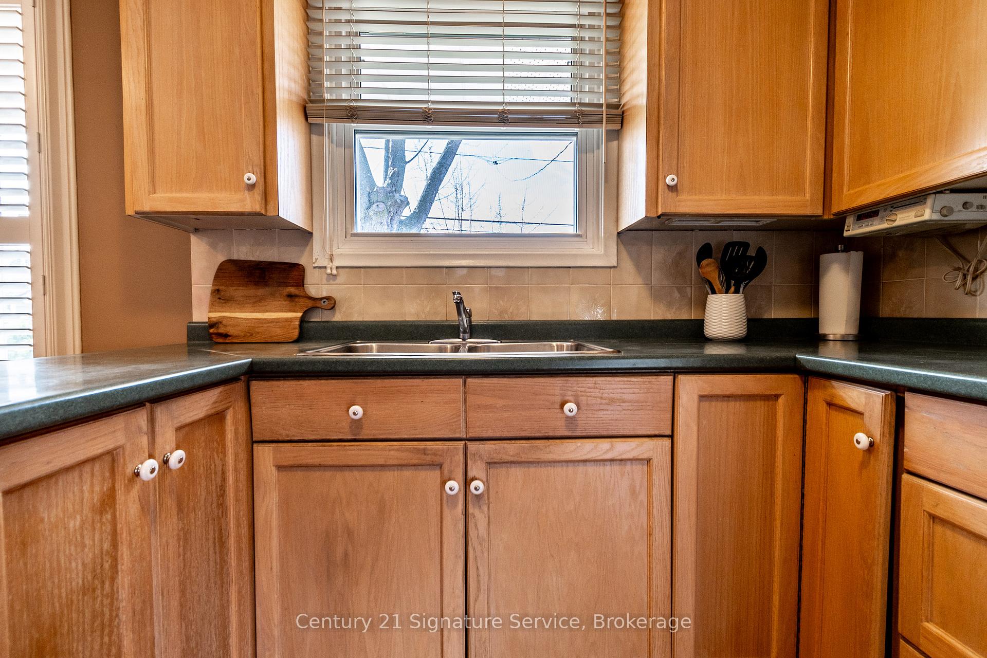 Photo 8 of 275 Lakeshore Road, St. Catharines, Lakeshore — HOMEH