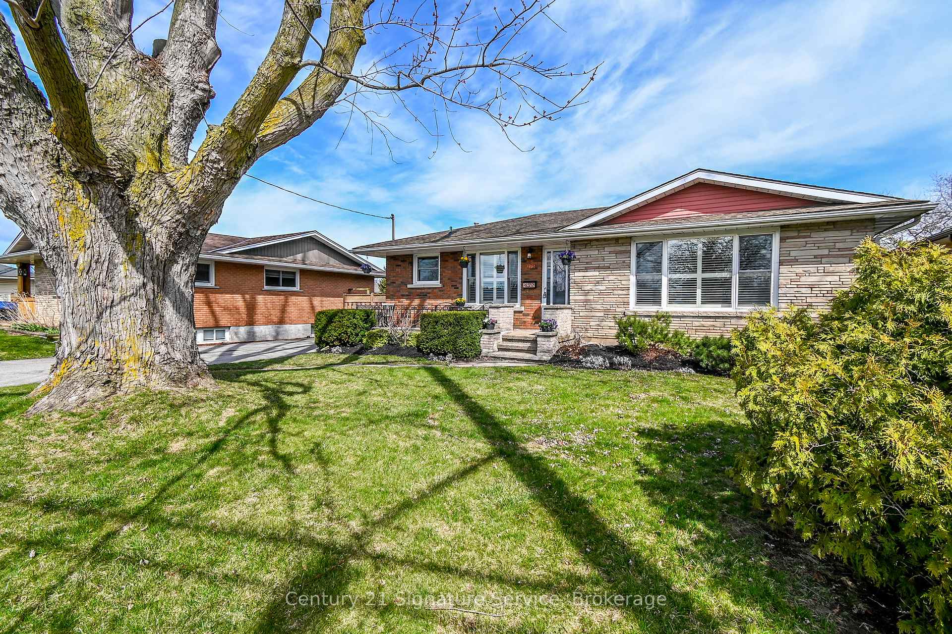 Photo 18 of 275 Lakeshore Road, St. Catharines, Lakeshore — HOMEH