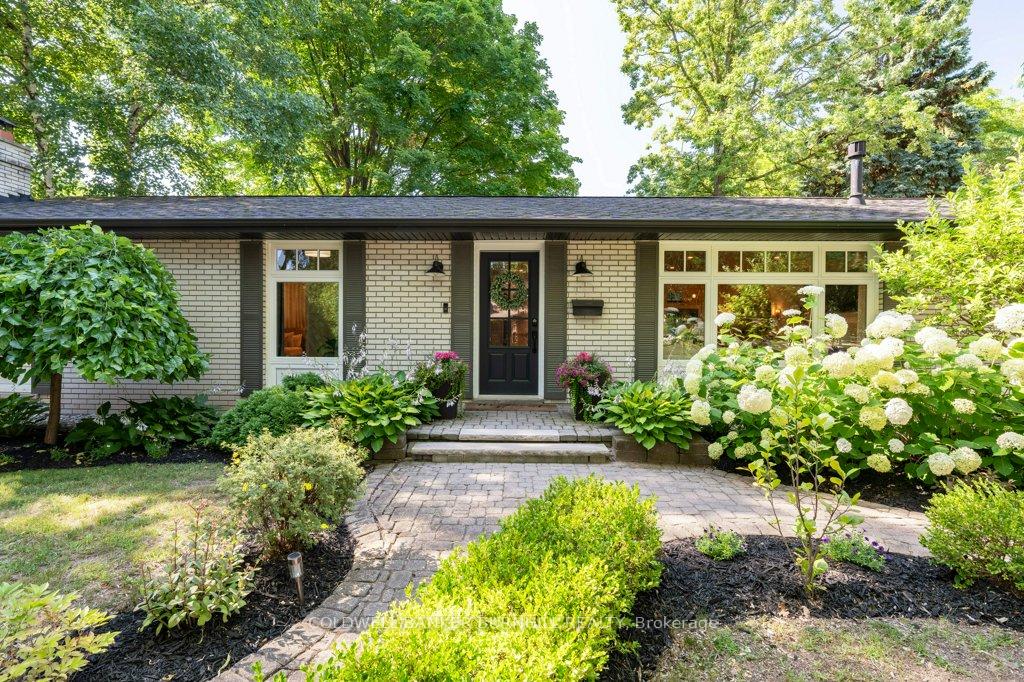 Photo 2 of 380 Abbott Road, Burlington, Roseland — HOMEH