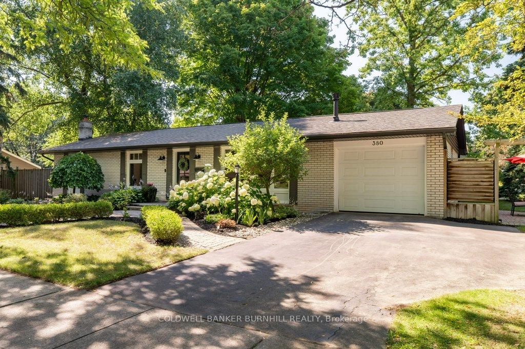 Photo 4 of 380 Abbott Road, Burlington, Roseland — HOMEH
