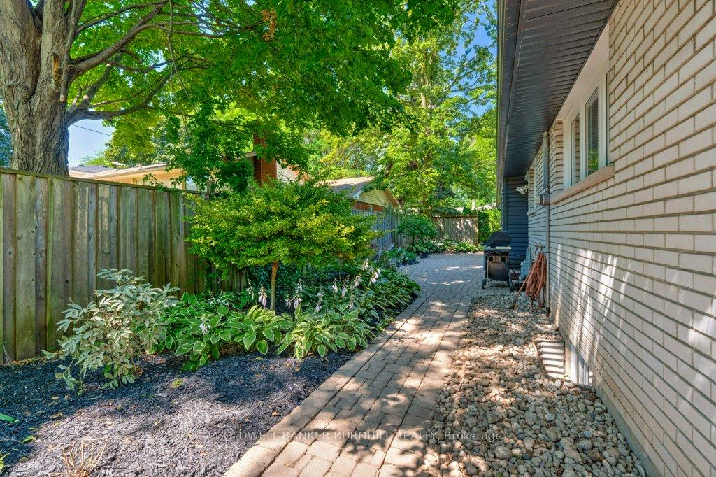 Photo 42 of 380 Abbott Road, Burlington, Roseland — HOMEH