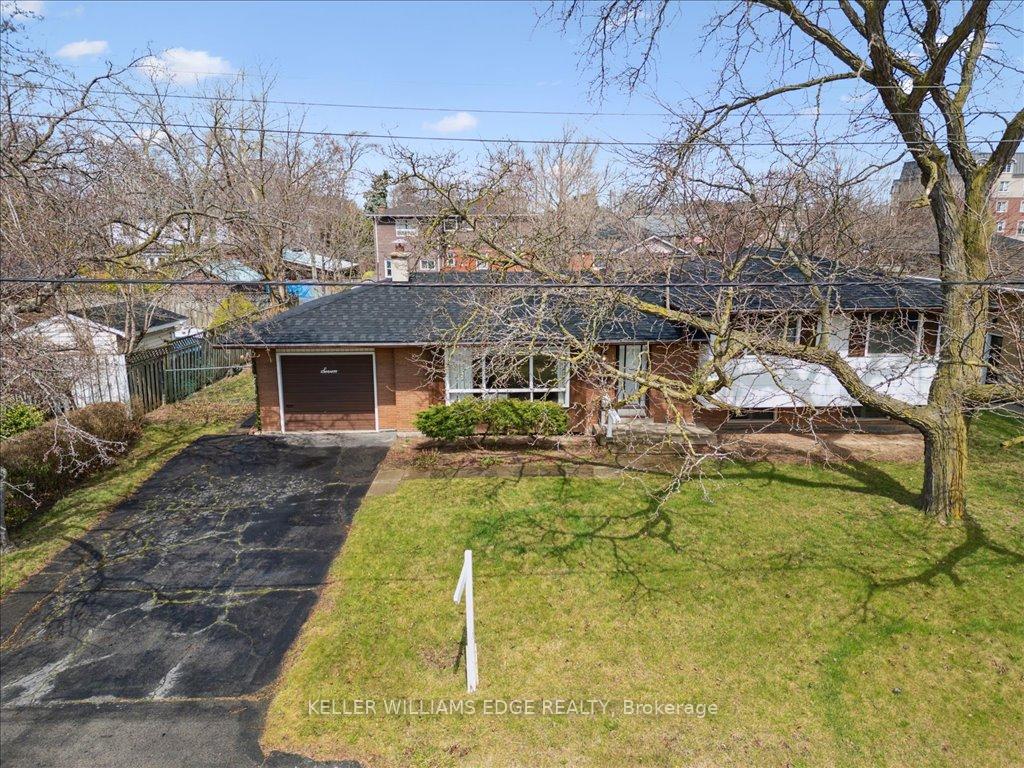 Photo 2 of 7 Jasper Drive, Hamilton, Stoney Creek — HOMEH