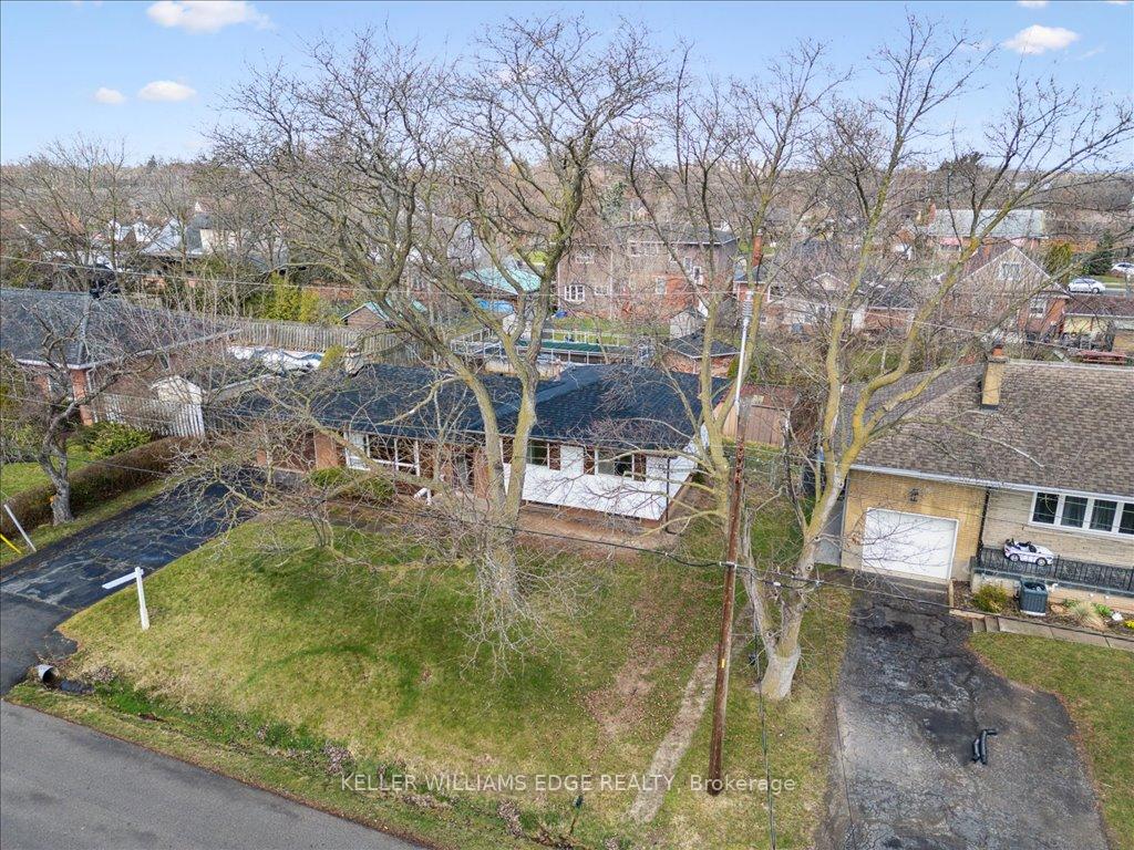 Photo 11 of 7 Jasper Drive, Hamilton, Stoney Creek — HOMEH