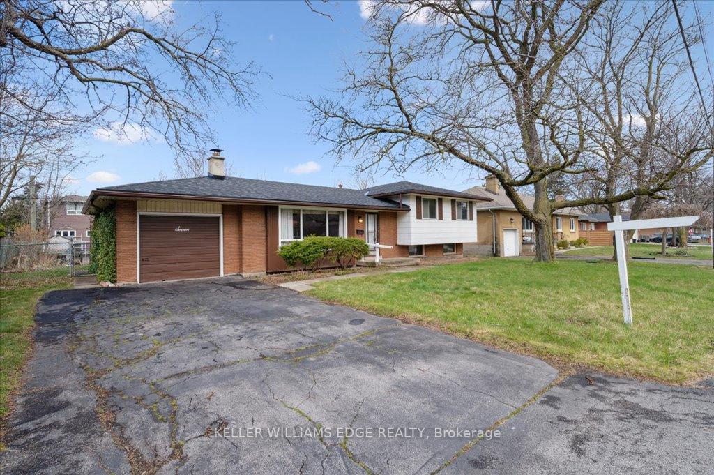 Photo 4 of 7 Jasper Drive, Hamilton, Stoney Creek — HOMEH
