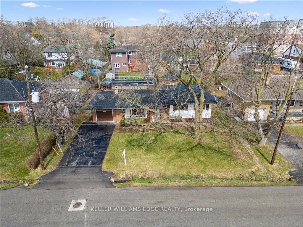 Photo 14 of 7 Jasper Drive, Hamilton, Stoney Creek — HOMEH